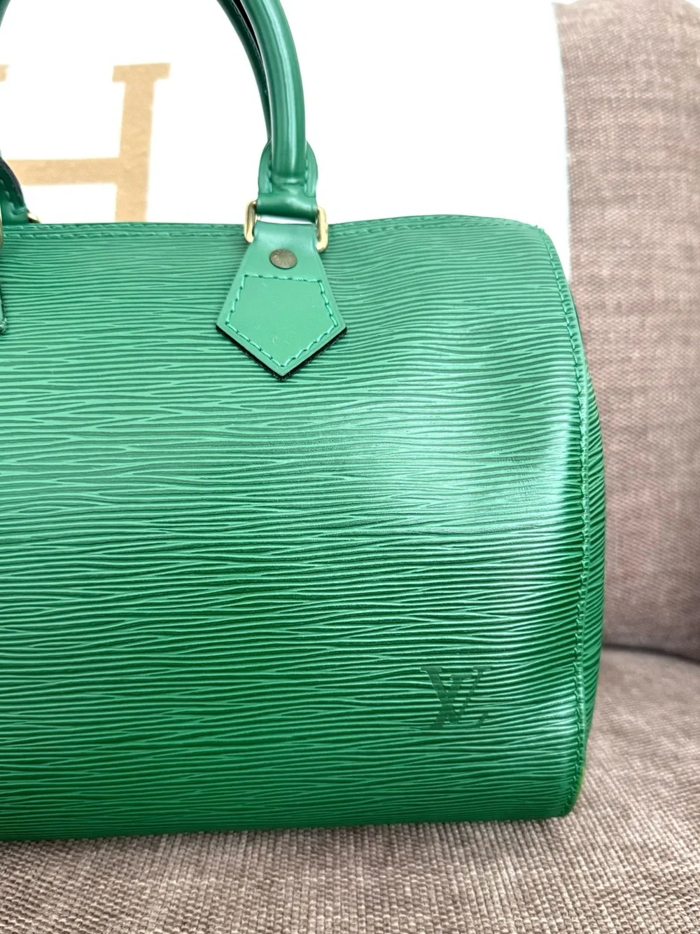 Authentic Louis Vuitton Speedy 25 green epi leather satchel bag  M43014 LV